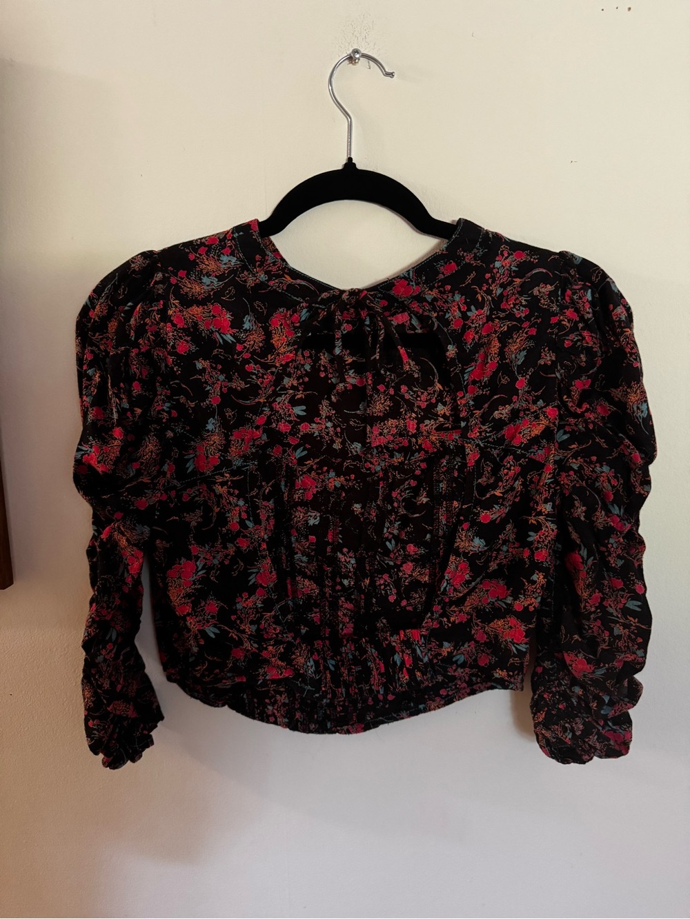 Free People Black Cropped Puff-Sleeve Floral Top